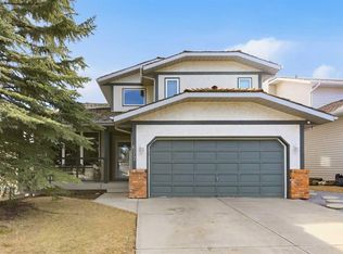 677 N Hawkwood Blvd NW, Calgary, AB T3G 2V6