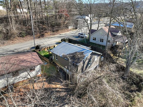 5th image of 1388 E Main St