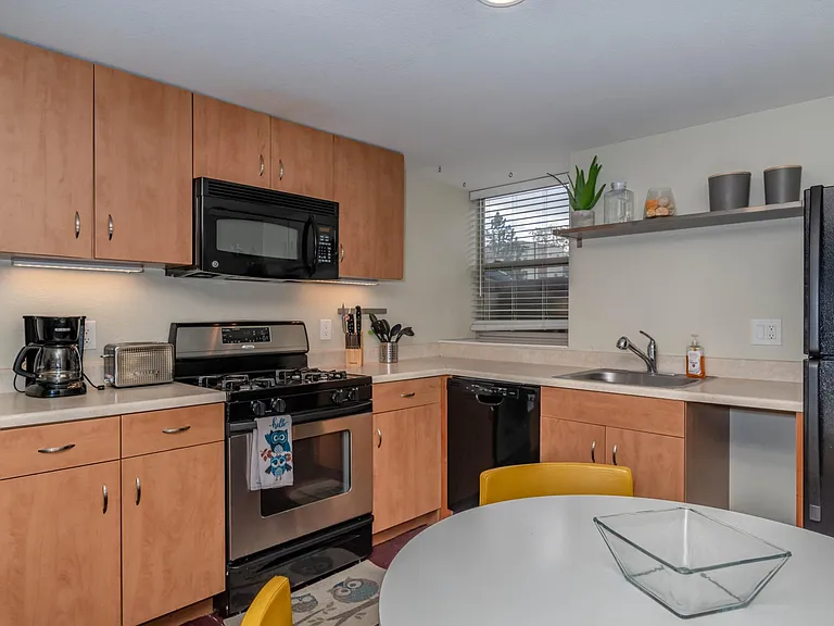 101 N Logan St #4 — Photo 10
