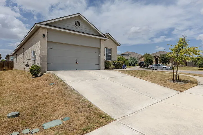 3 bed, 2.0 bath, $2,395 — Photo 3
