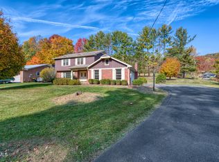 7459 Pin Oak Cir, Bristol, VA 24202