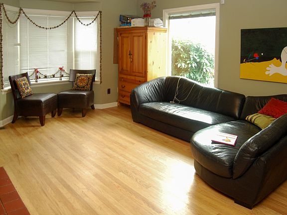 5th image of 505 E McLoughlin Blvd