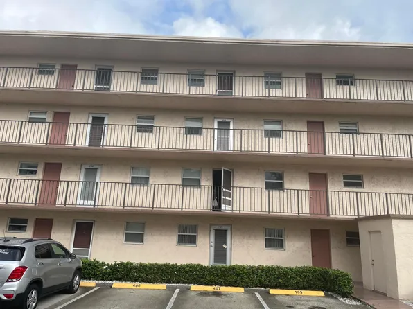 725 Lori Drive #106, Palm Springs, FL 33461