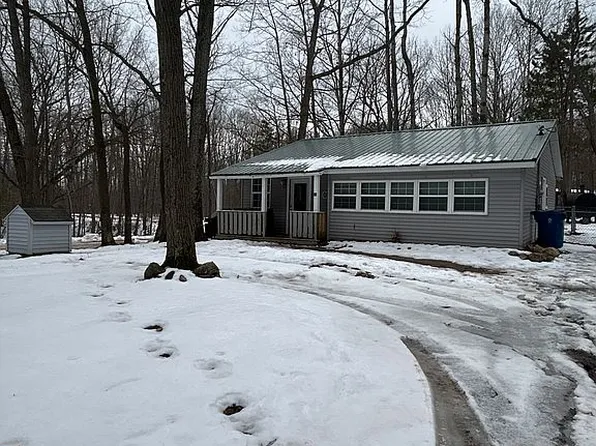 659 E Circle Dr, Harrison, MI 48625