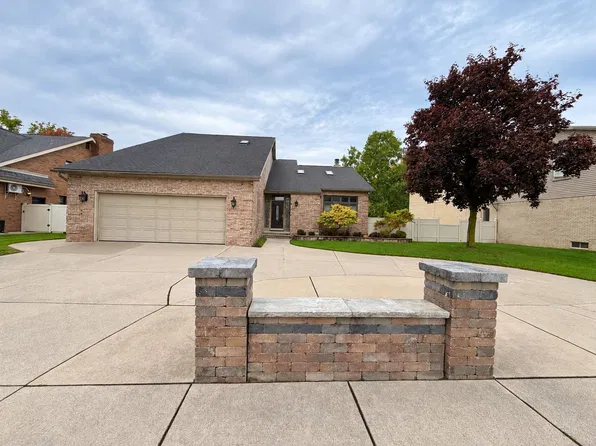 437 N Charlesworth St, Dearborn Heights, MI 48127
