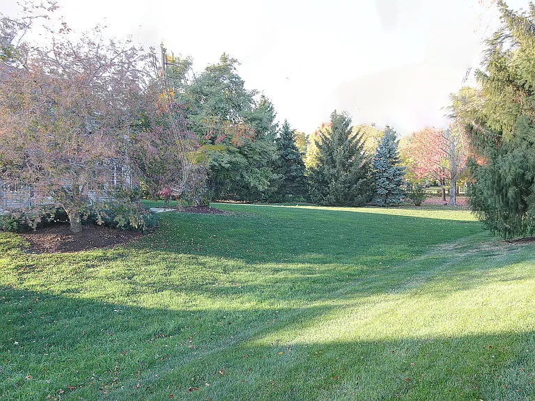 26025 Whispering Woods Cir — Photo 42