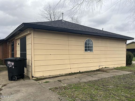 2nd image of 1703 Northview Dr