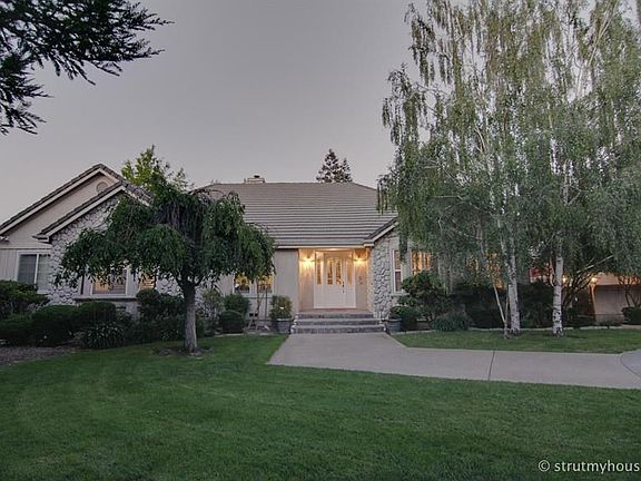 3rd image of 9506 N Oakwilde Ave