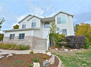233 E Shadowbrook Ln, Kaysville, UT 84037