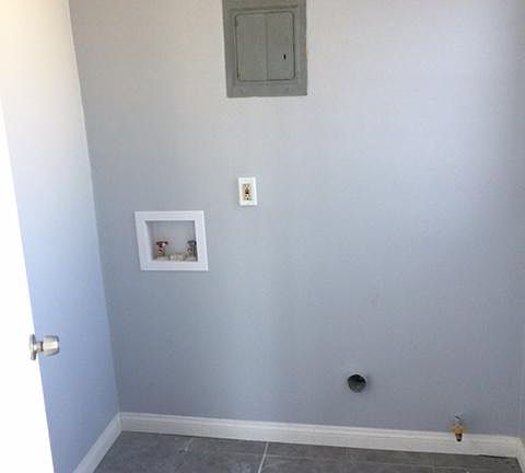 Washer/Dryer Hook-ups