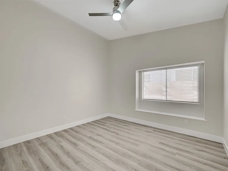 3120 Siena Cir — Photo 30
