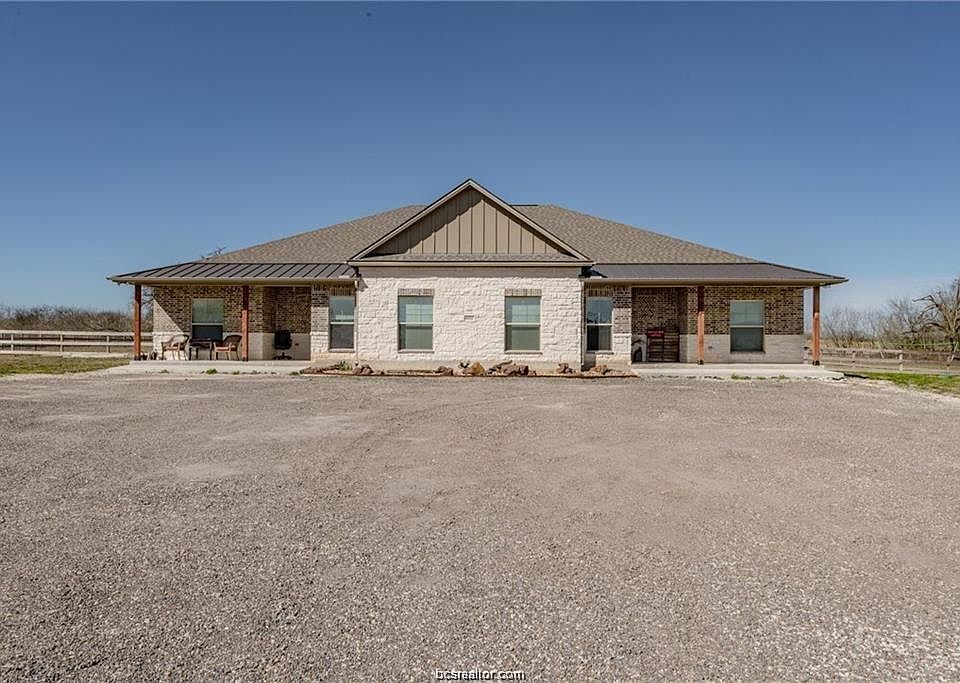 1st image of 4001 Golden Eagle Dr #A