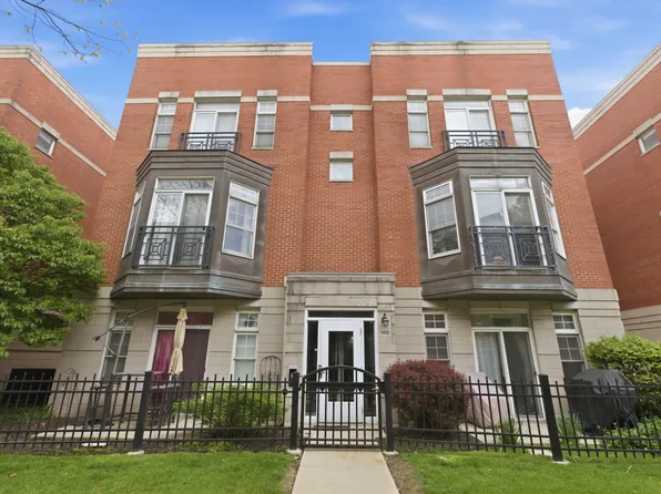 808 W University Ln Unit 2B, Chicago, IL 60608