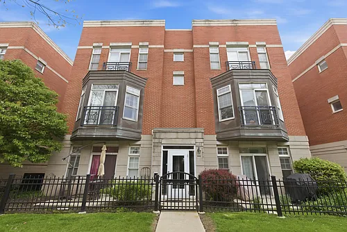 808 W University Ln #2B Photo 1