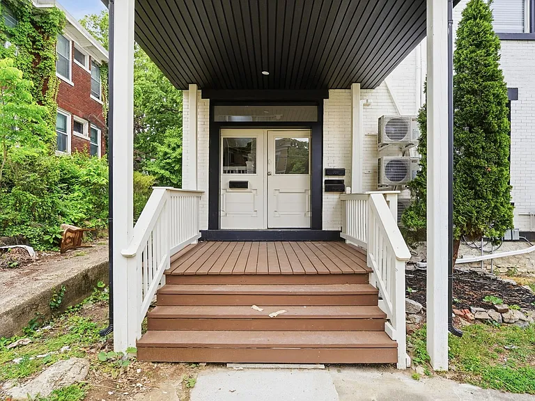568 Hale Ave — Photo 2