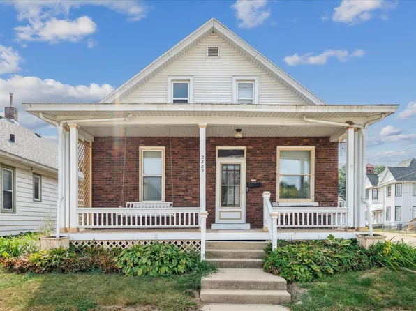 2885 Jackson St, Dubuque, IA 52001