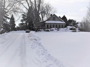 8911 60th St, Kenosha, WI 53142