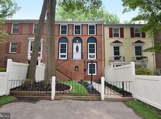 8164 Fernlake Ct, Alexandria, VA 22309