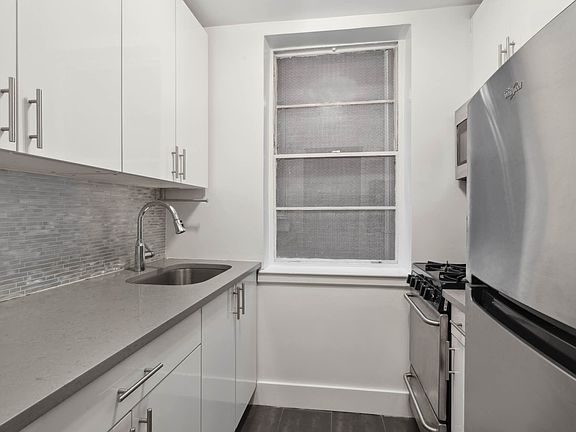 5th image of 408 W 34th St APT 1L