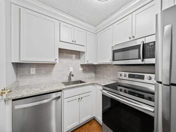 232 S Highland St APT 905, Memphis, TN 38111