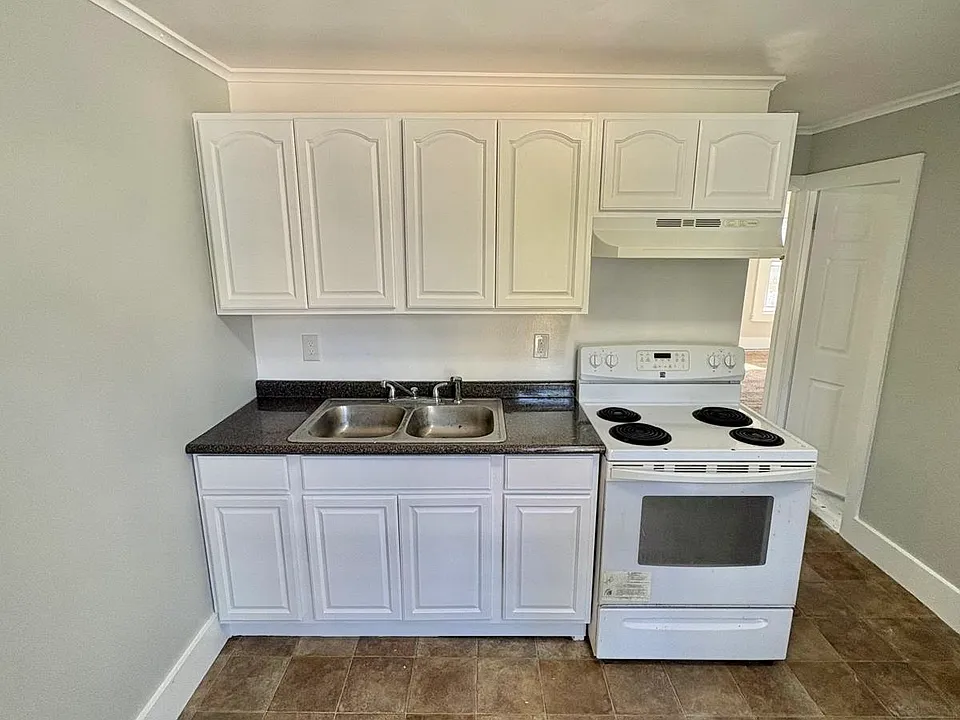 504 Main St #2F