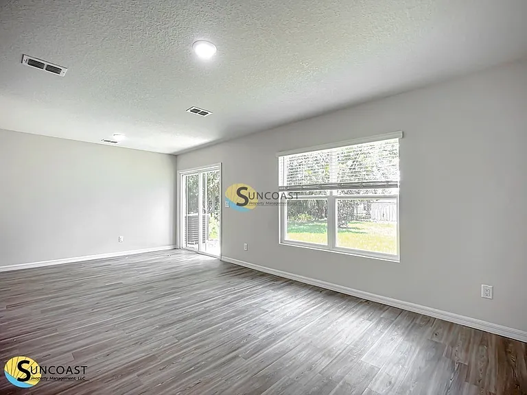 92 Buttonworth Dr #B — Photo 9