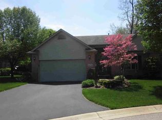 6678 Greenbriar Ln, Temperance, MI 48182