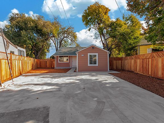 4th image of 188 Hogan Ave