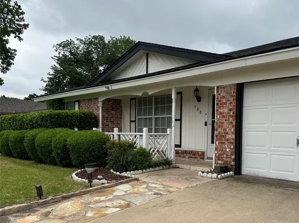 908 Shady Lake Dr, Bedford, TX 76021