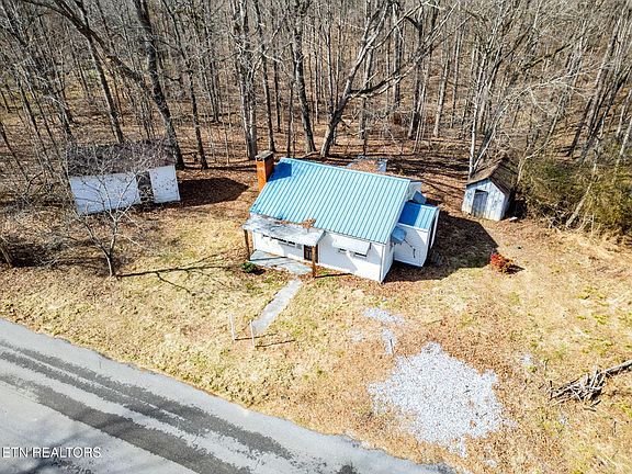 3rd image of 515 Millers Chapel Rd