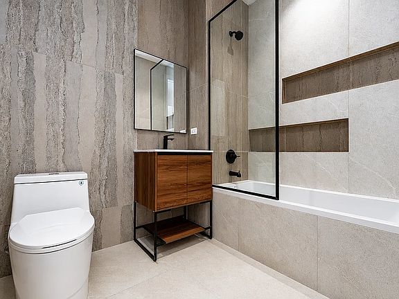 5th image of 418 Lorimer St #1L