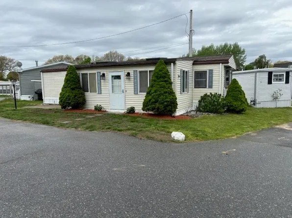 56 Dots Ln, Onset, MA 02558