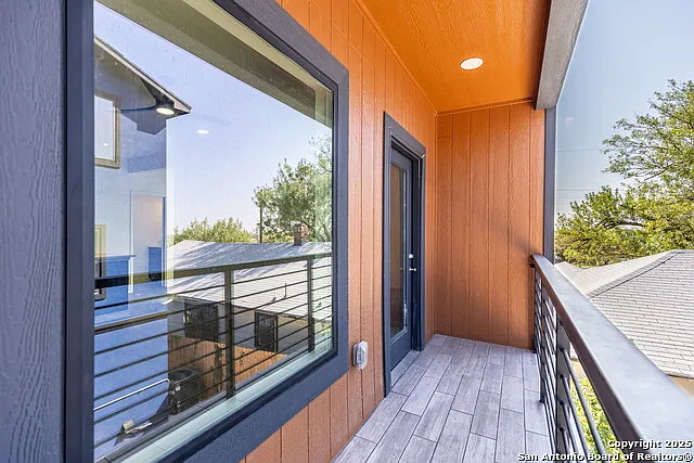 118 Shenandoah #202 — Photo 32