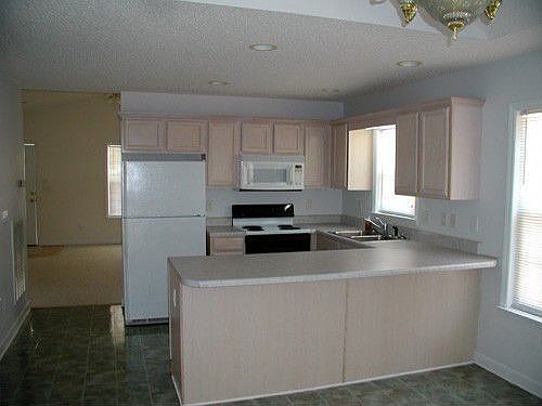 2nd image of 126 NE 22nd St