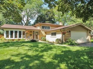 520 Elm St, Glenview, IL