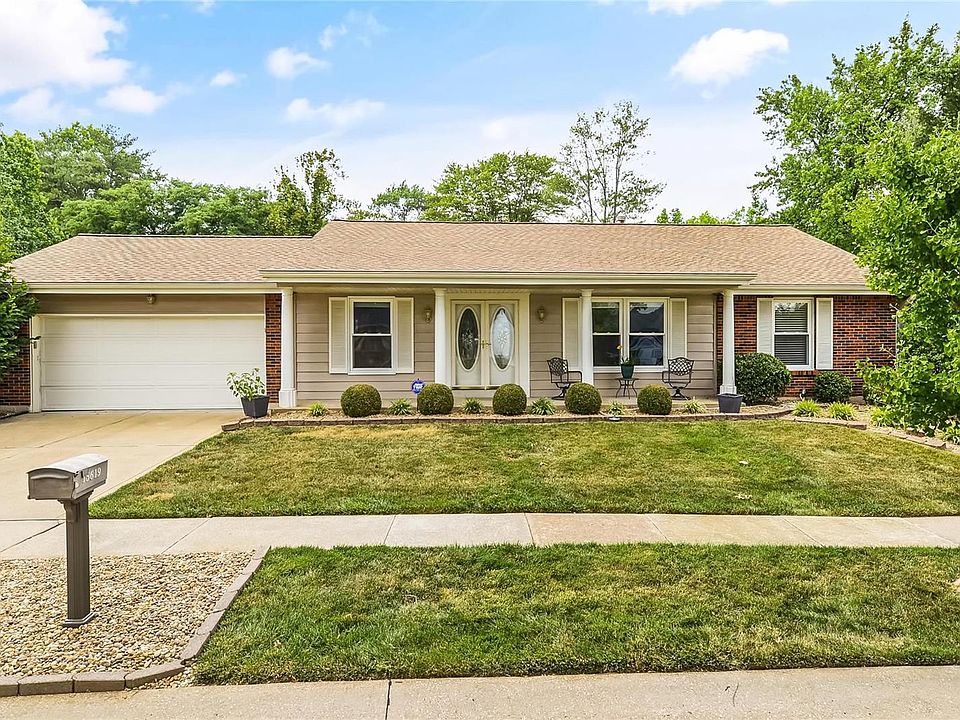 1st image of 15619 Summer Lake Dr