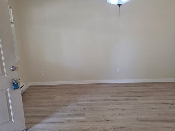 3rd image of 873 N Mercer St