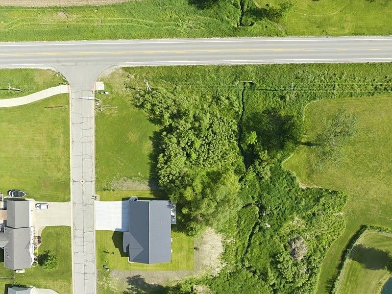 2nd image of 34 Meadow View Dr