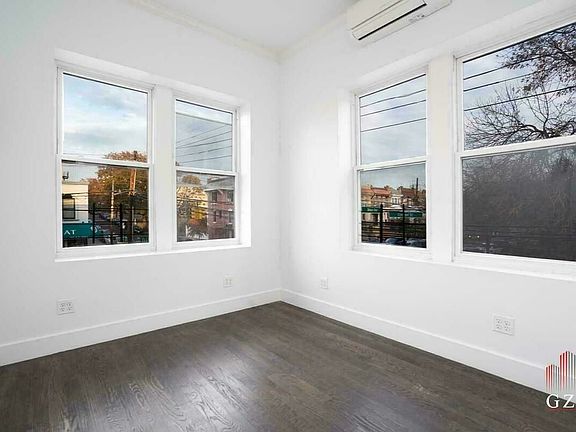 4th image of 24-02 Ditmars Blvd #1