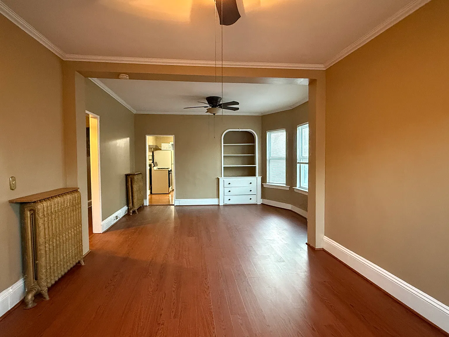 3 bed, 1000 sqft, $2,800 — Photo 1