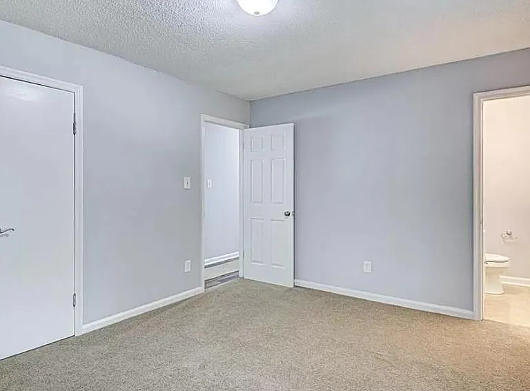 409 W Vandalia Rd — Photo 19