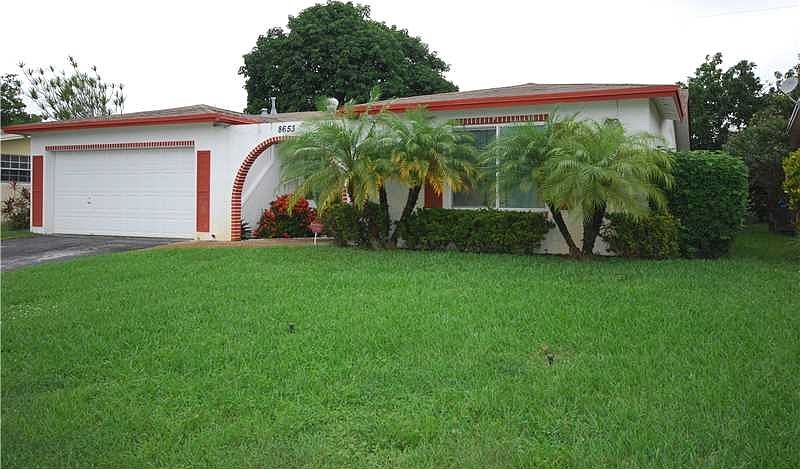 2nd image of 8653 Sheraton Dr