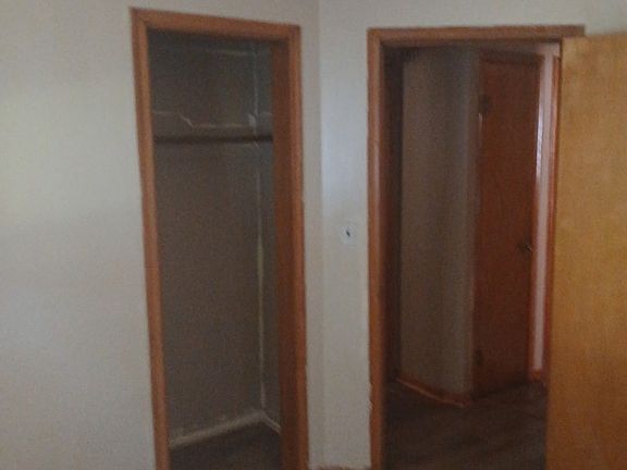 4th image of 5582 Lakeview Ave