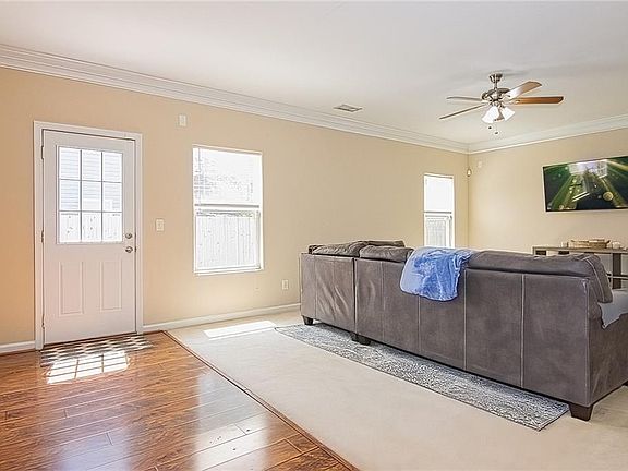 5th image of 881 Alma Dr