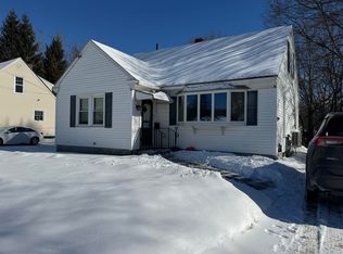 7 Chadwick St, Winslow, ME 04901