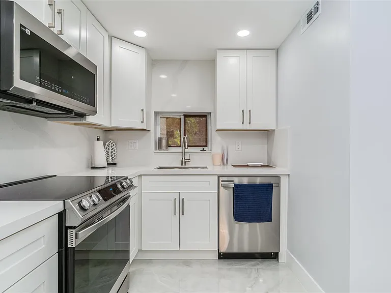 9523 S Hollybrook Lake Dr #102 — Photo 13