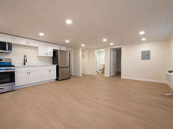2nd image of 6079 La Prada St #104
