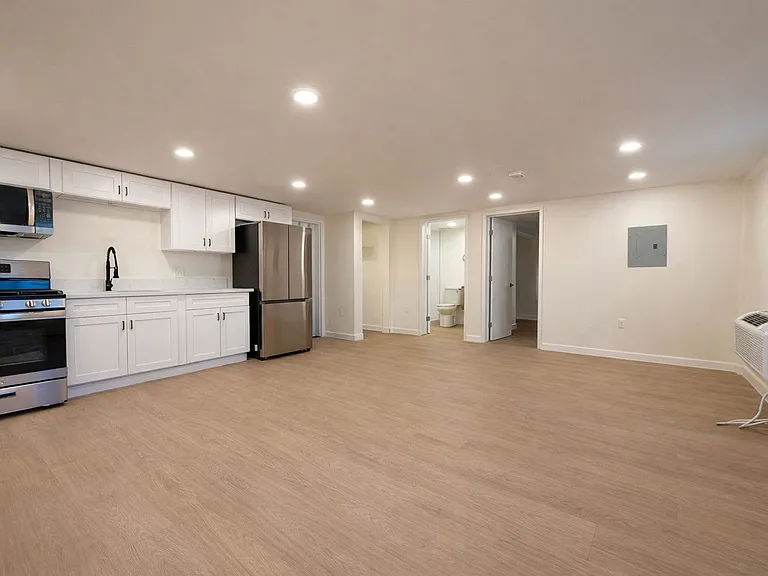 6079 La Prada St #104 — Photo 2