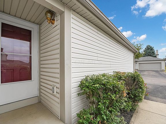 3rd image of 231 Macandrews Way #62B
