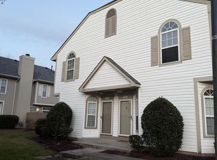 1200 Daylily Dr, Chesapeake, VA 23320